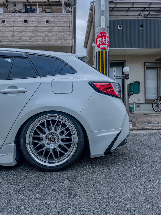 カローラツーリングのwork vs xx・モデリスタ・カローラツーリングWXB・車高調整に関するカスタム事例の投稿画像2枚目