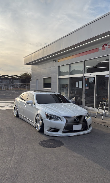 LSのレクサス・レクサスLS・レクサスLS460・ロリンザーRSK6・あけましておめでとうございますに関するカスタム事例の投稿画像1枚目