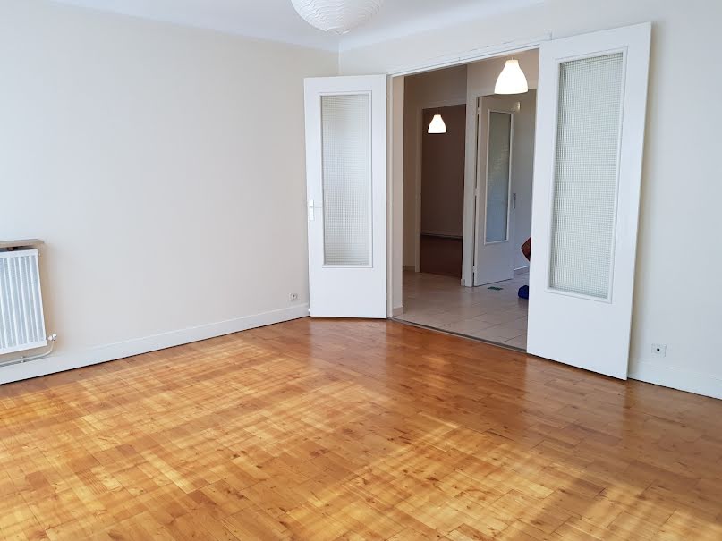 Vente appartement 3 pièces 61 m² à Angouleme (16000), 96 000 €