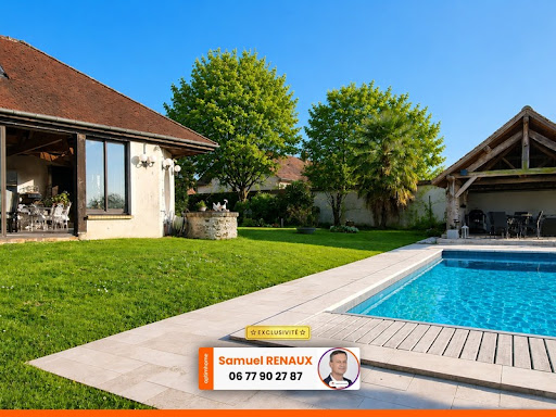 House with pool and terrace 1