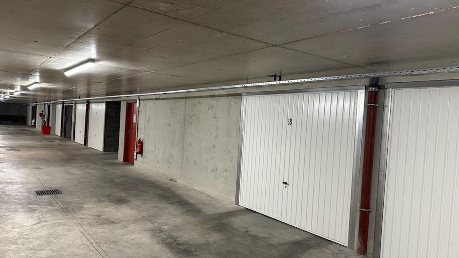 Vente parking  13 m² à Vaulx-en-Velin (69120), 9 500 €