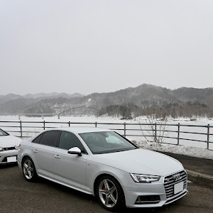 S4 セダン B9