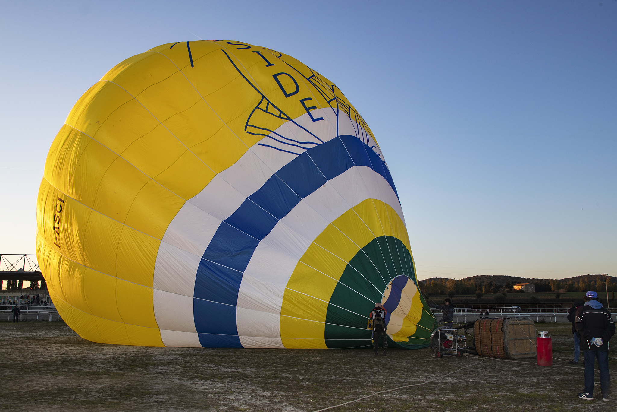 Preparando la Mongolfiera di Giorgiopaggetti