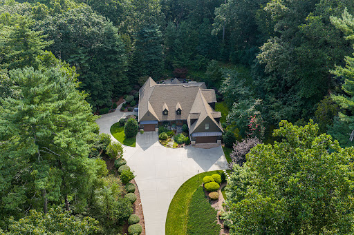Buy this luxury property in Hendersonville (United States) - Villa nestled in greenery