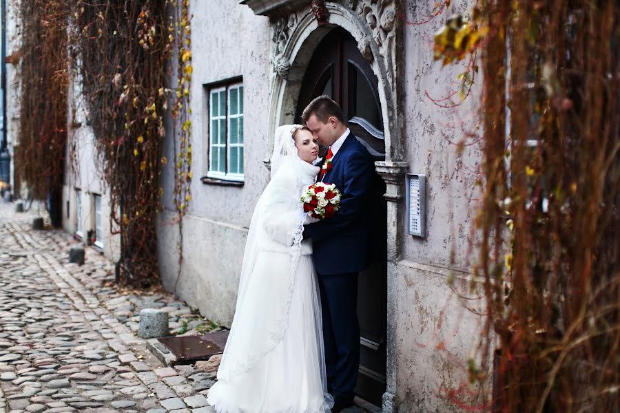 Fotógrafo de casamento Aleksandr Kosarev (almotional). Foto de 11 de abril 2016