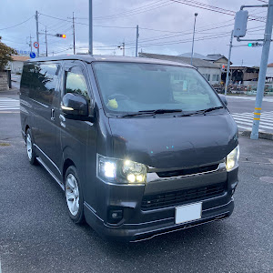 ハイエースバン GDH206V