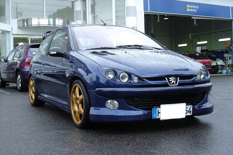 206の過去の愛車紹介・モレッティ・ヘッドライトカスタム・なつかしいおもひで・なつかしの愛車に関するカスタム事例の投稿画像1枚目