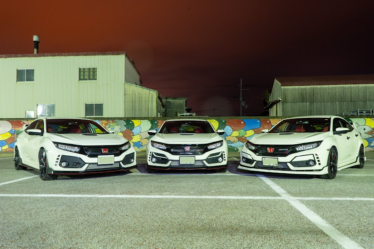 シビックタイプRの納車1年記念・納車から現在までの愛車・10月もよろしくお願いしますに関するカスタム事例の投稿画像4枚目