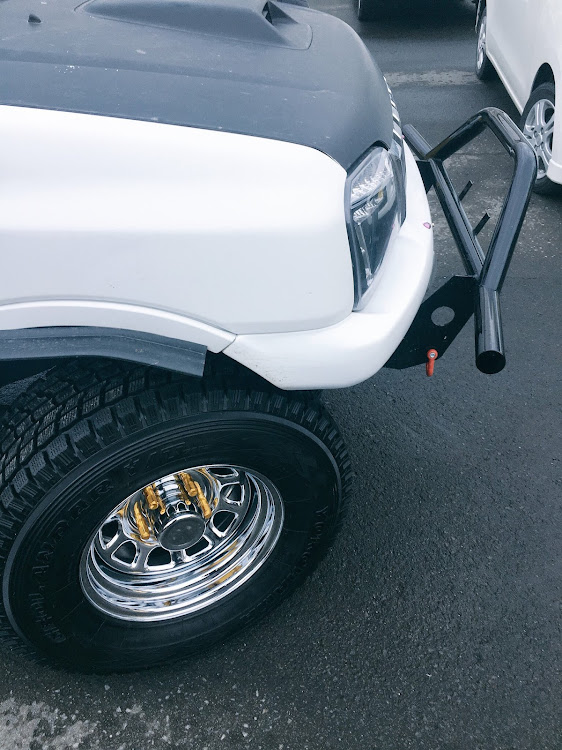 ジムニーのホイール交換・車高調整・タイヤ交換・DIYに関するカスタム事例の投稿画像1枚目