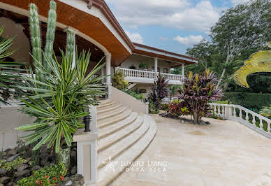 House with pool and terrace 2