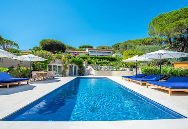 Villa avec piscine en bord de mer 10