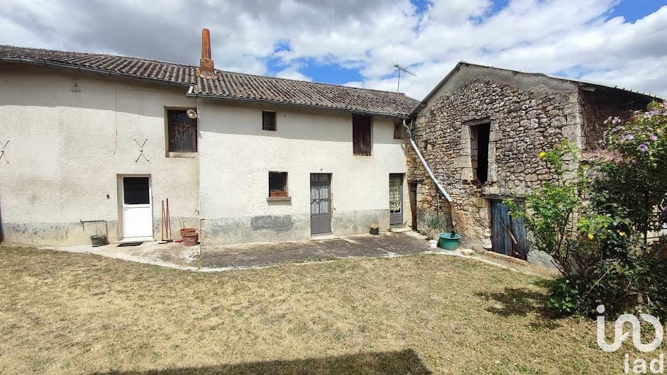 Vente maison 2 pièces 55 m² à Vellèches (86230), 49 500 €