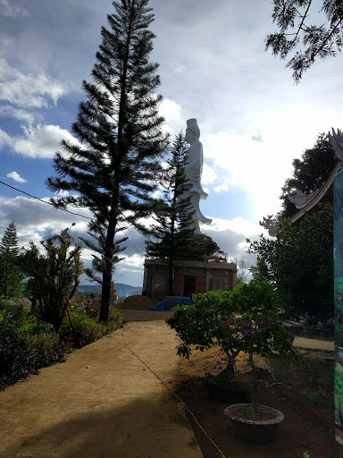 standing buddha
