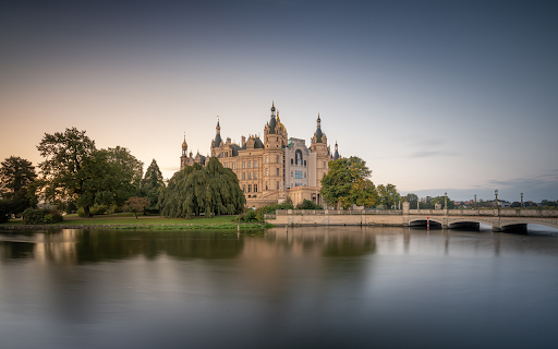 Majestic Castle Reflects in Peaceful Water screenshot 2