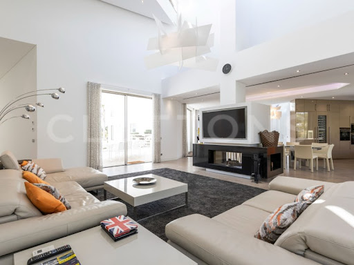 Maison avec piscine 2