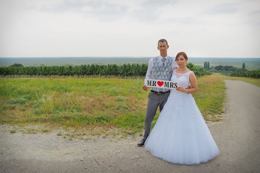 Свадебный фотограф Péter Tóth (tothpeter). Фотография от 3 марта 2019