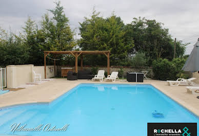 Maison avec piscine et jardin 2