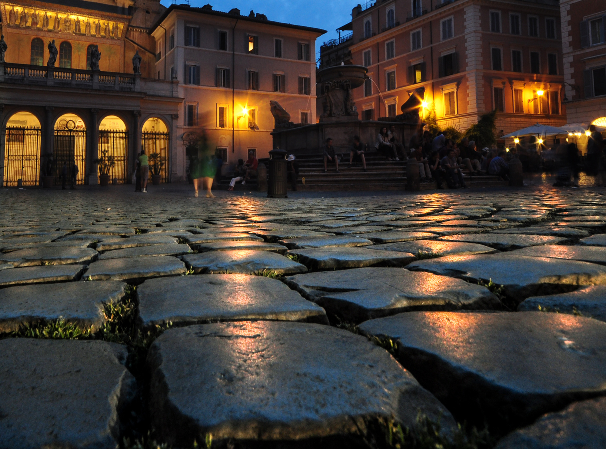 Camminando sui sampietrini di Diana Cimino Cocco