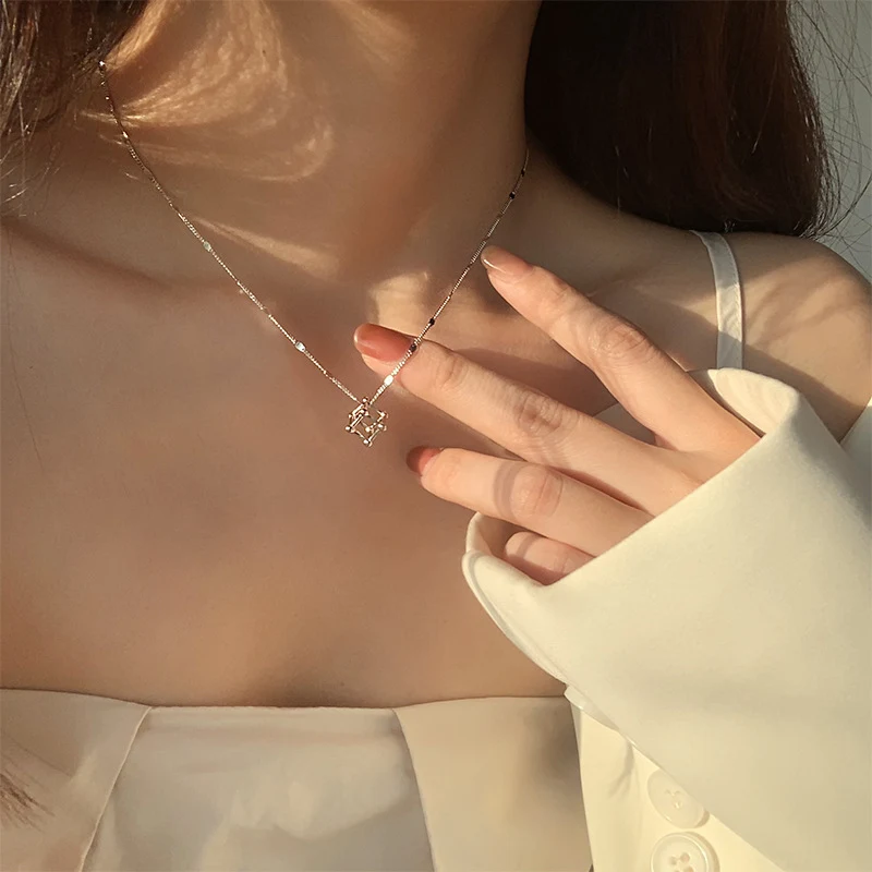 Collier femme en argent sterling chaîne clavicule géométrique Cube, design unique, idéal pour un look élégant et tendance