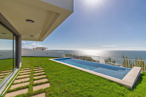 Villa avec piscine et jardin 4