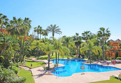 Maison avec piscine et jardin 12