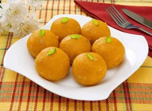 Besan Laddu