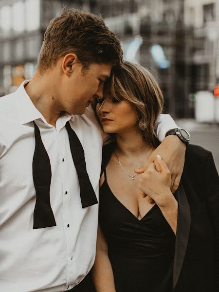 Photographe de mariage Dmitriy Kapitonenko (kapitonenko). Photo du 3 novembre 2020