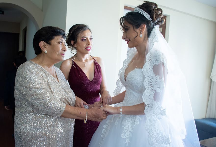 Wedding photographer Alejandra Choque (aleysunikon). Photo of 13 July 2023