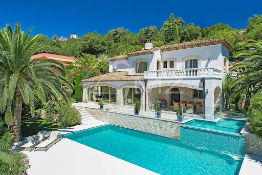 Maison avec piscine 1