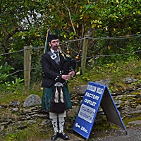 Uilleann pipes a Glendalough di 