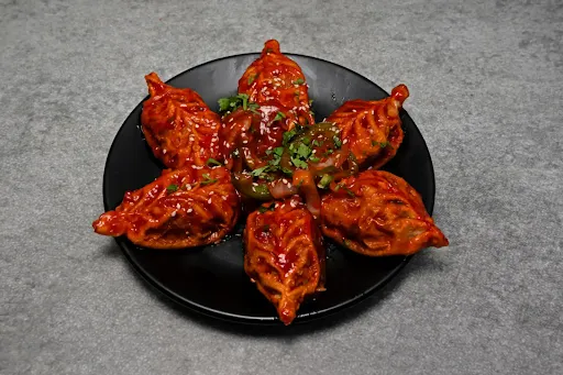 Chilli Chicken Momos [6 Pieces]