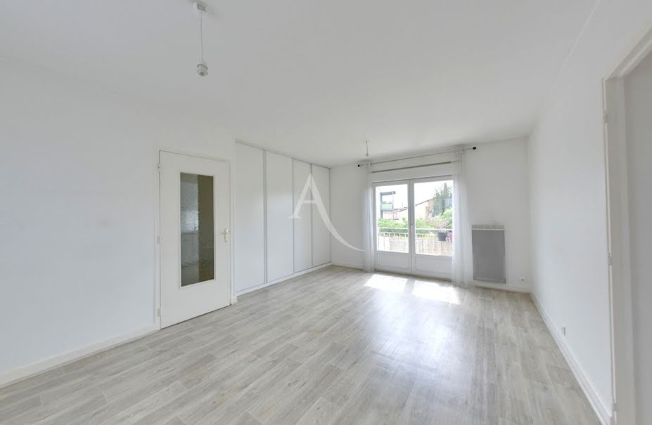 Location  appartement 3 pièces 64 m² à Auxerre (89000), 700 €