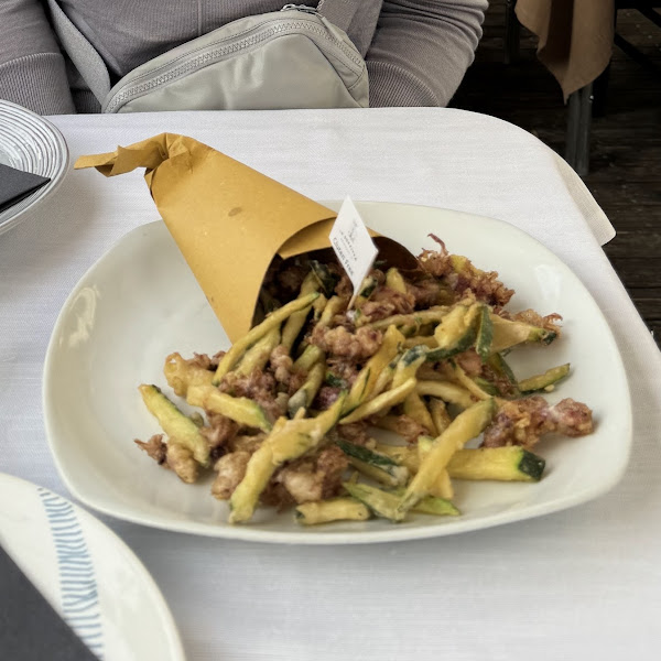 Fried squid and zucchini