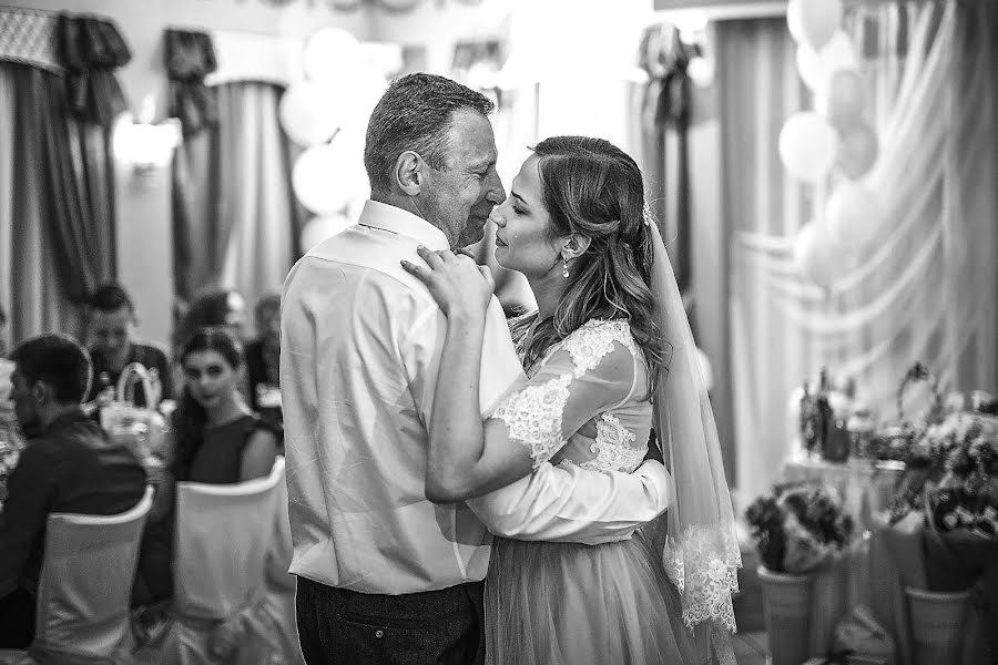 Wedding photographer Aleksey Komissarov (fotokomiks). Photo of 5 June 2019