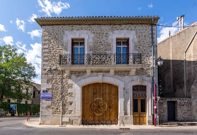 Maison avec piscine et terrasse 1