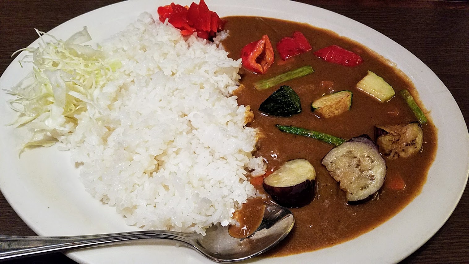 Often Japanese curries have meat, but at Shigezo they also have a Vegetable Curry that is vegan with eggplant, zucchini, bell peppers, asparagus, carrots, and onion in mild brown curry with shredded cabbage over rice.