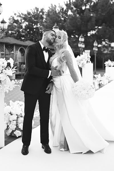 Wedding photographer Yuliya Manzhosova (juliayalta). Photo of 4 November 2023