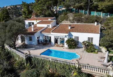 Villa avec piscine et terrasse 3