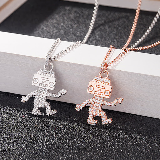 Title 2, Collier pendentif robot danseur, chaîne clavicu...