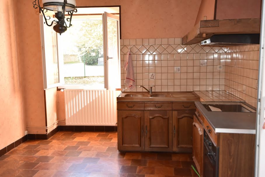 Vente maison 5 pièces 142 m² à Montbron (16220), 149 000 €