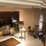 Skylark 洋食．芳鄰(東湖康寧店)