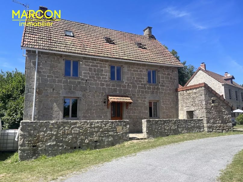 Vente propriété 5 pièces 109.5 m² à Crocq (23260), 130 800 €