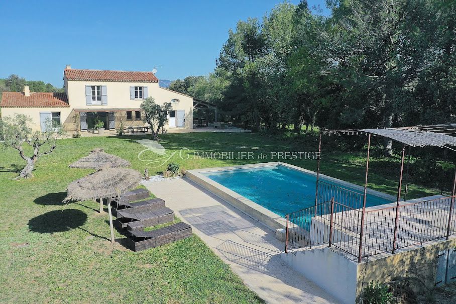 Vente villa 10 pièces 215 m² à Mazan (84380), 995 000 €