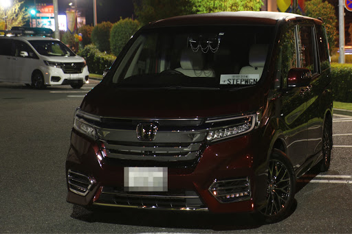 ステップワゴンスパーダ の同車種色違いに関するカスタム メンテナンスの投稿画像 車のカスタム情報はcartune