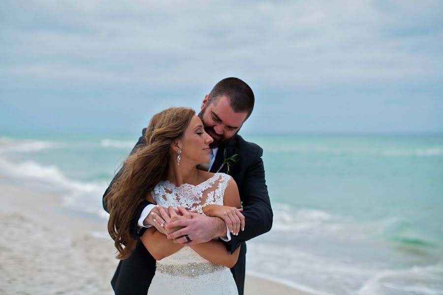 Fotografo di matrimoni Jessie Holloway (jessieholloway). Foto del 8 settembre 2019