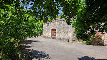 maison à La Tour-Blanche (24)