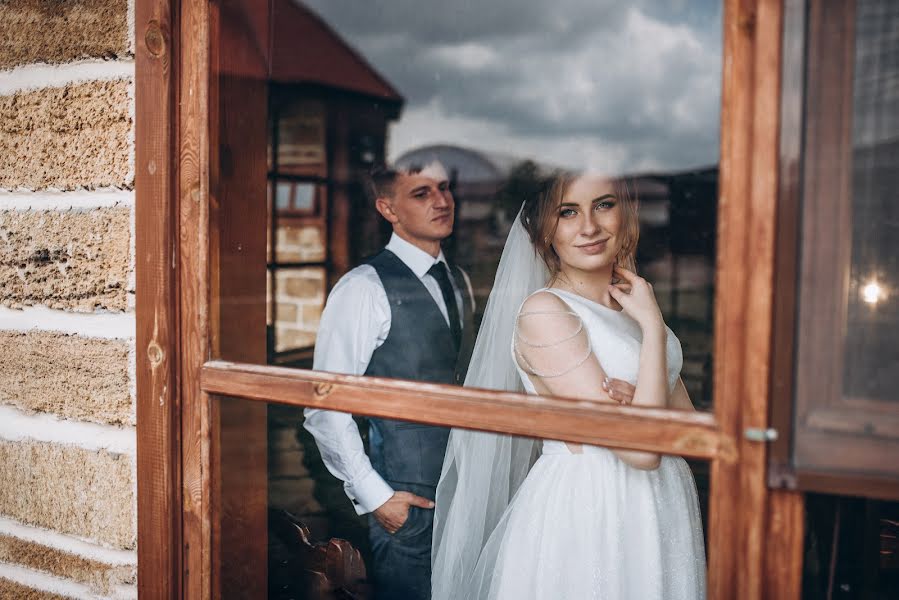 Wedding photographer Iren Bondar (bondariren). Photo of 13 May 2019