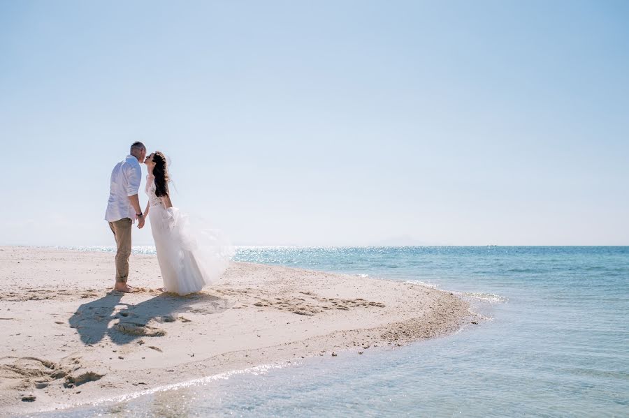 Fotógrafo de casamento Wasan Chirdchom (runnimages). Foto de 11 de fevereiro 2019