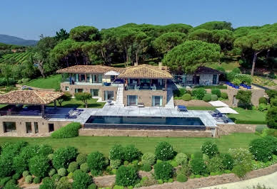 Villa avec piscine et terrasse 17