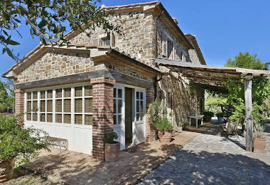 Corps de ferme avec jardin et piscine 2